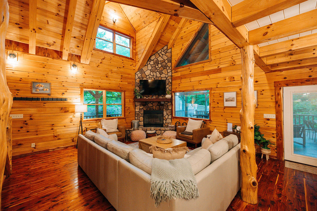 Rustic Cedar Inn | Photo 7