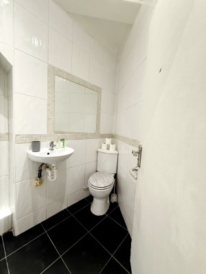 This photo represents the bathroom 2 of the flat