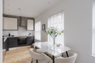 Kitchen dining 
