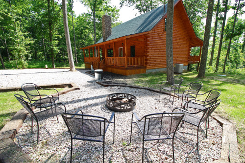 Fire Pit area, with Timberwolf Retreat beyond