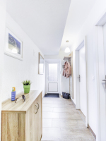 Eingang mit Garderobe