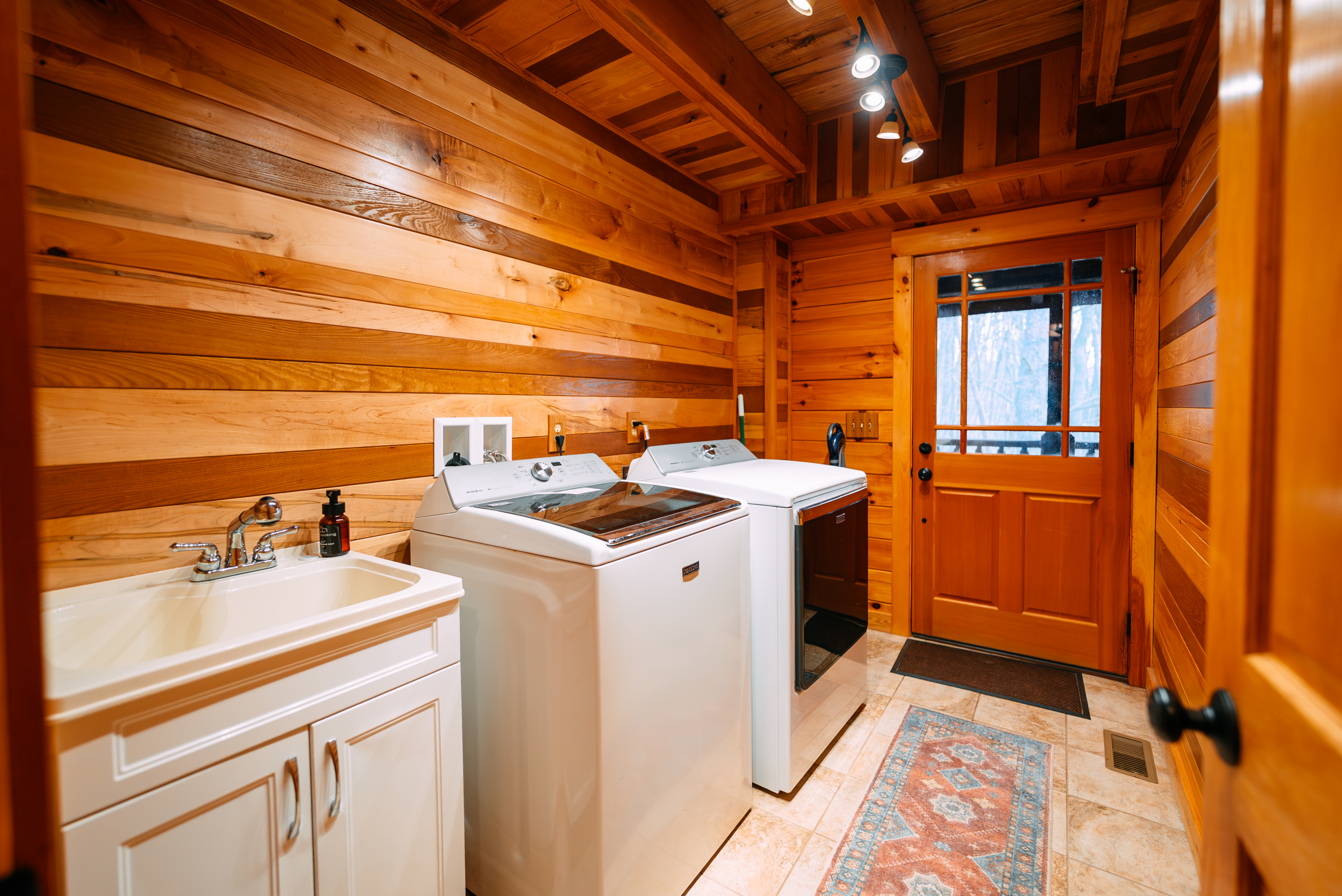 Gray Wolf Lodge | Photo 18