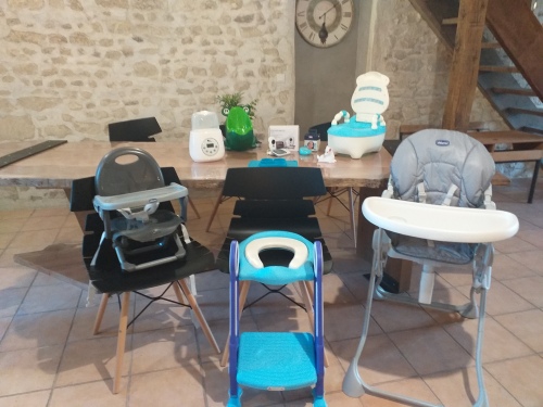 chaise haute Bébé et kit divers bébé