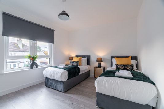 BEDROOM 2
