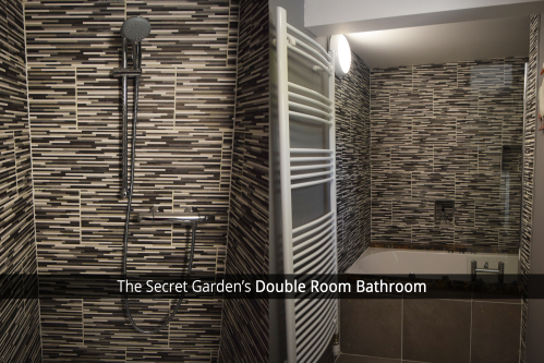 The Secret Garden Double Room Bathroom with Jacuzzi
