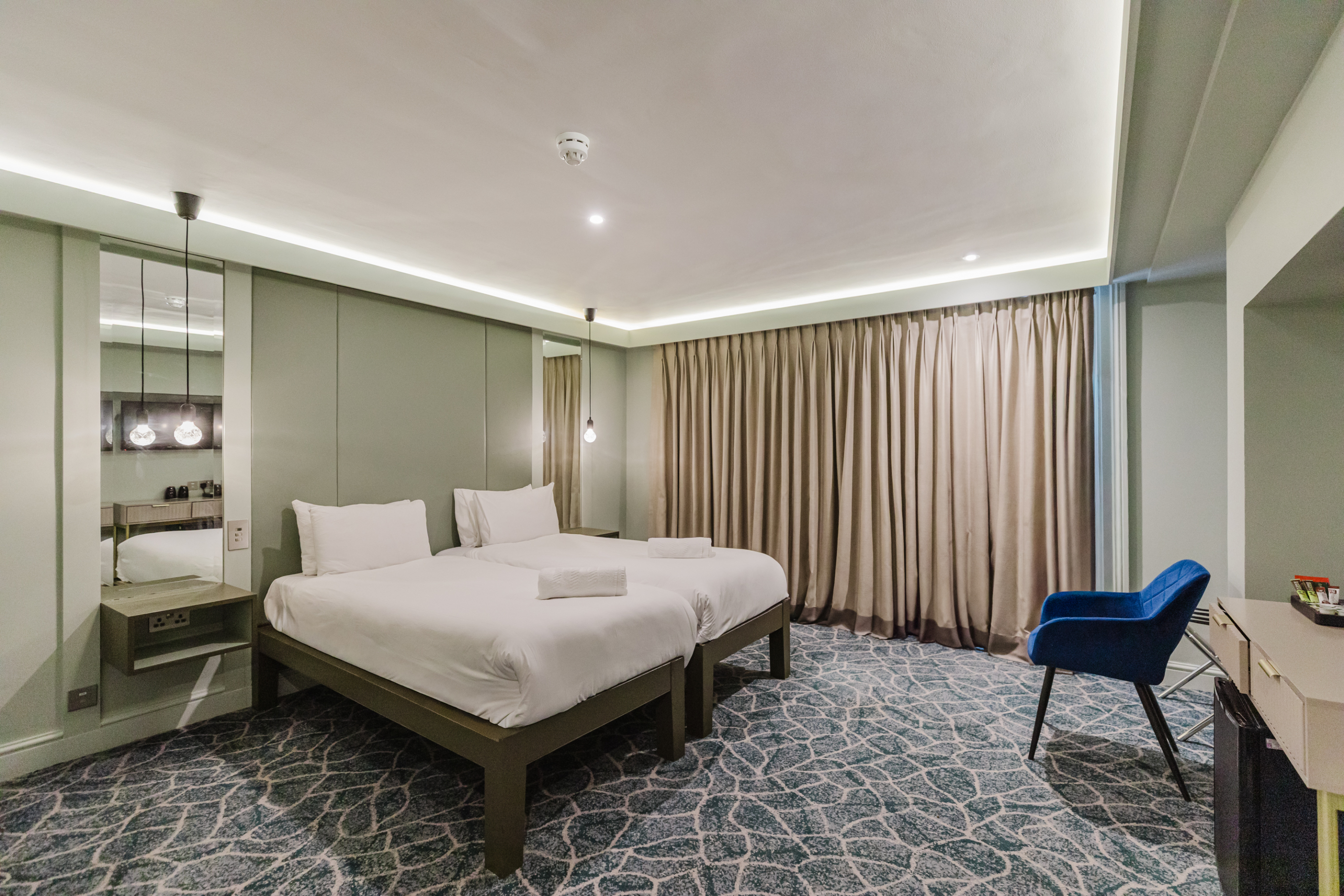 Superior Twin Room — photo 1 of 18