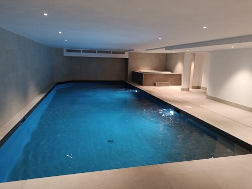 Piscine intérieur
