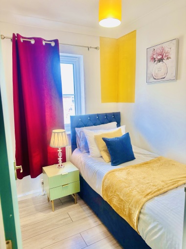 third bedroom with single bed for quite and less disturbance sleep