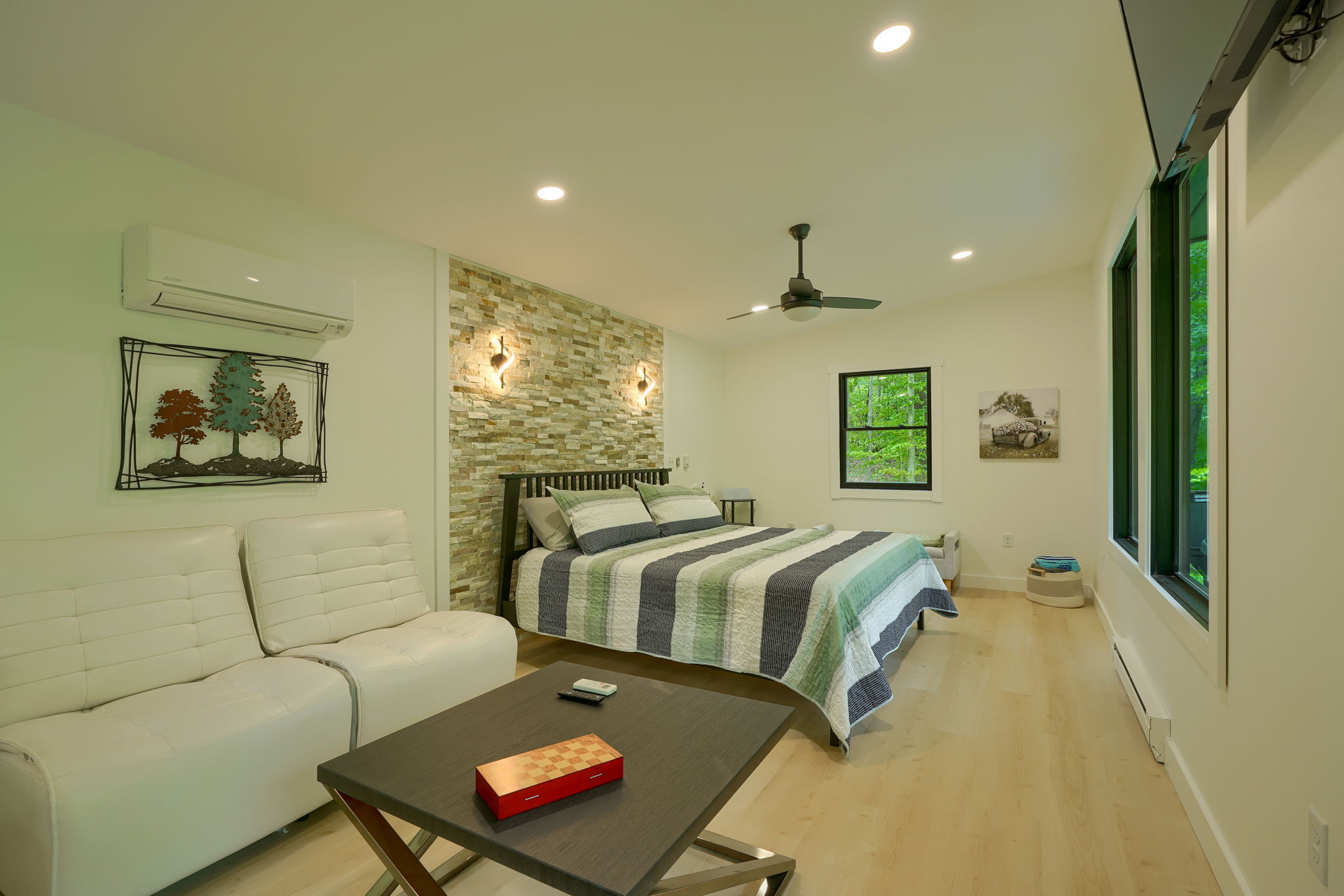 Honeymoon Hollow | Photo 15