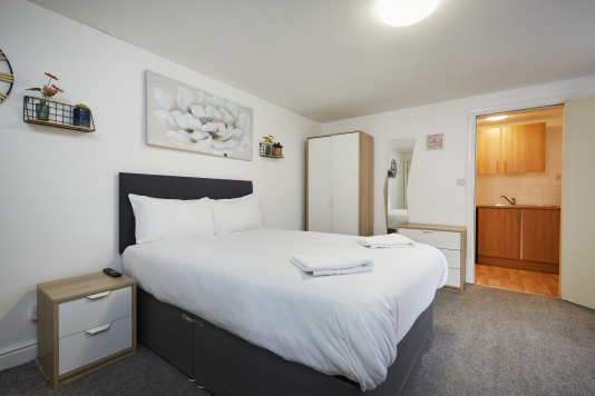 Spacious bedroom ideal for business travellers and families