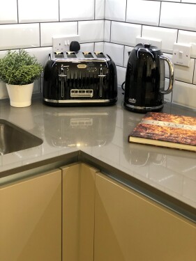 Kitchen Toaster & Kettle
