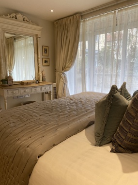 master en suite bedroom with superking or twin bed