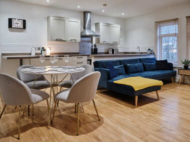 Spacious Living Dining