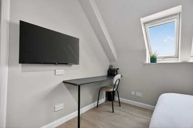 Deluxe Family Room Bedroom
