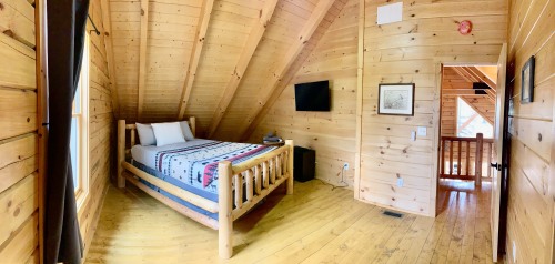 2nd level Queen Bedroom