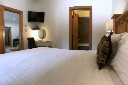Room 2 B&B Queen En-Suite