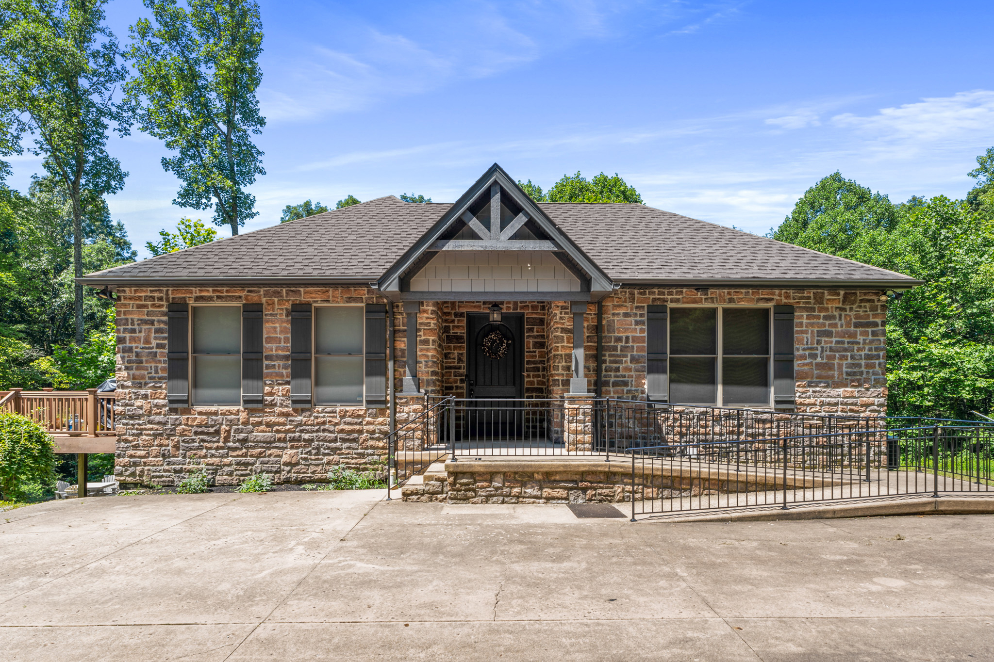 All Seasons Lodge | Photo 6