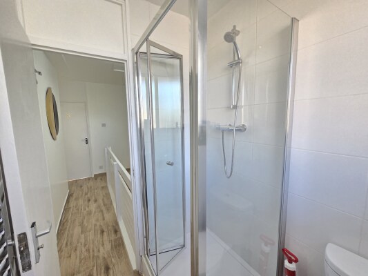 Shared Bathroom room 2