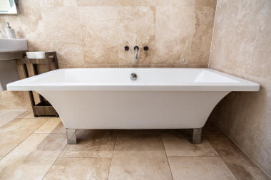 Master Bathroom En-Suite Bath