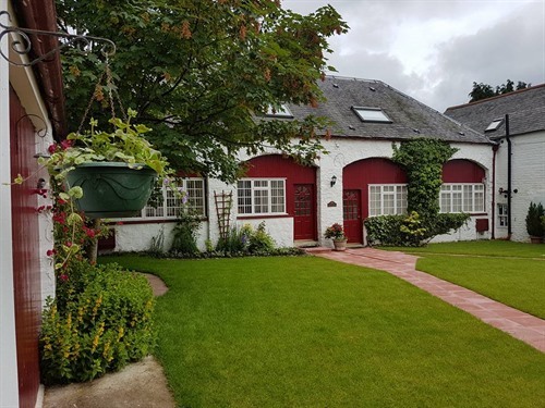 Cottage-Standard-Ensuite with Shower-Garden View