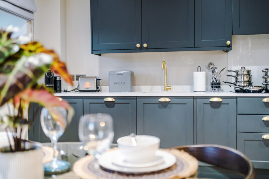 Stylish 2-Bed 2-Bath Apartment in Newly Renovated Victorian Building – Prime Leeds City Centre near Station
