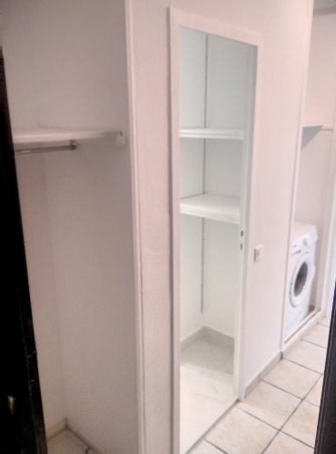 machine à laver dans l'entrée