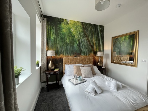 Studio 4 - Comfy cosy double bed for a good nights rest