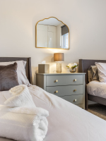 Double Room x2 Single Beds