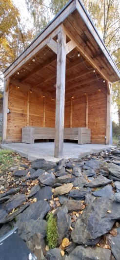 kiosque extérieur et jacuzzi