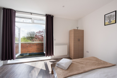 Flat 8 top floor with balcony