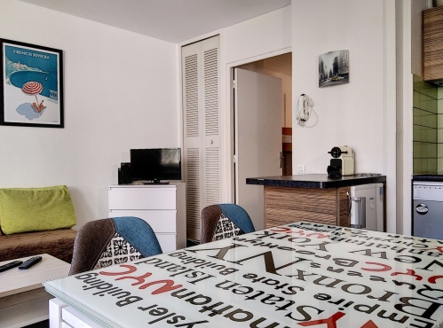 salle à manger pour 4 personnes