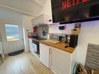 Fully furnished kitchen