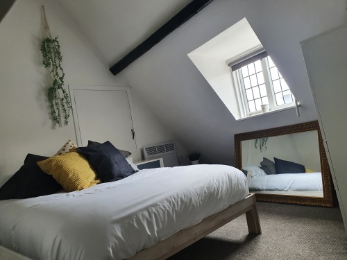 Grade I listed luxury apartment in Hertfordshire - Bedroom 1