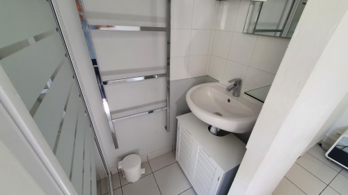 Salle d'eau chambre 2