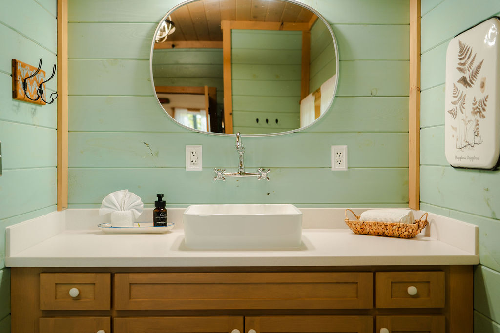 The Cottage Barn on Barton | Photo 38