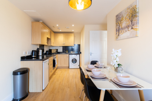 Velvet 1-bedroom penthouse, Clockhouse, Hoddesdon - Open Kitchen/Dining Room