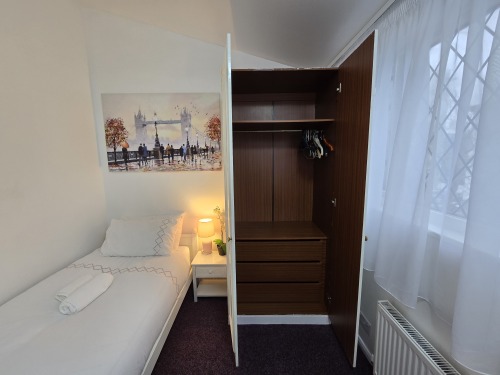Room 4