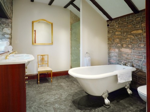 En-suite with bath