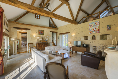 SALON VUE SUR COULOIR CUISINE