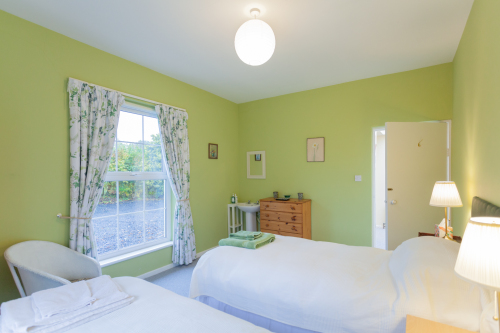 Bungalow-Ensuite with Bath-Countryside view - Base Rate