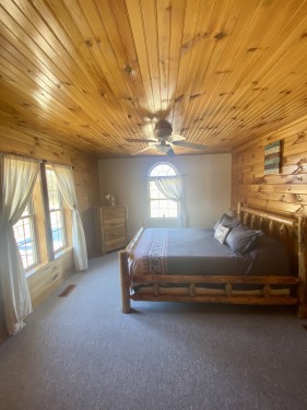 Main Cabin Upstairs Private Queen Bedroom 