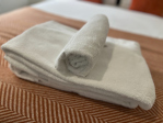 Fluffy Towels & Fresh Linens – Huddersfield Stay Made Comfortable