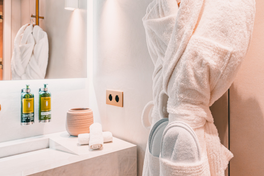 Salle de bain avec double pommeau de douche