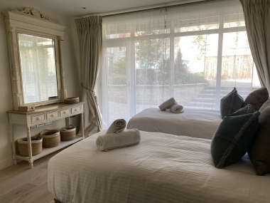 Gr fl bedroom as a twin or superking with pull out bed