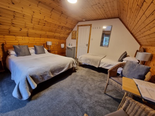 Family room-Private Bathroom - Base Rate