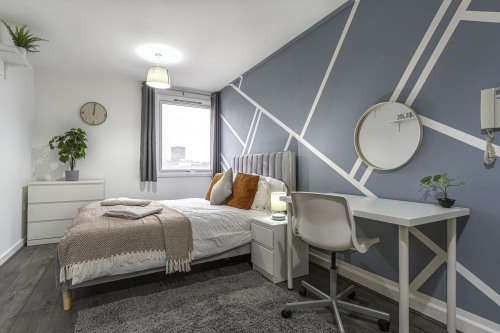 JKG Property Solutions Presents Cosy City Apartment - Bedroom