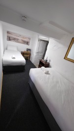 Twin room 