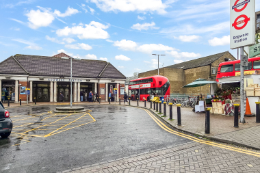 Edgware Underground Tube & Bus Station