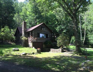 View of the front of the home 