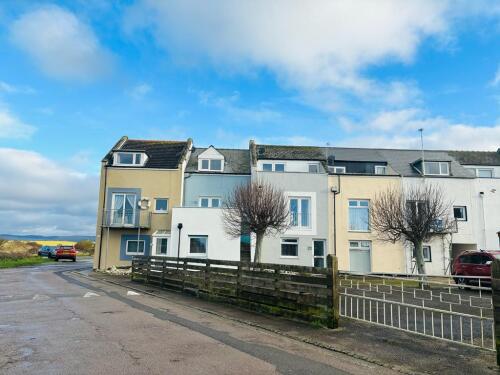 Outdoor going to main entrance